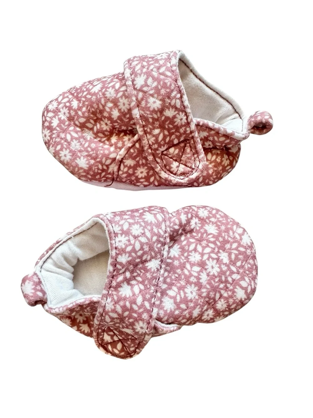 Baby girls shoe lot of 3 size 0-3 months Christmas slippers, booties, moccasins